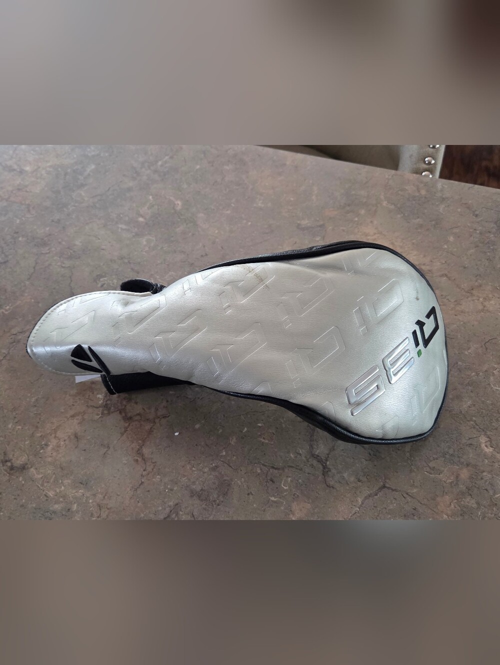 TaylorMade Qi35 Driver Golf Head Cover